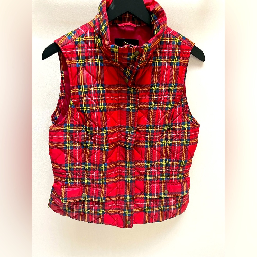Talbots thin puffer vest in plaid.